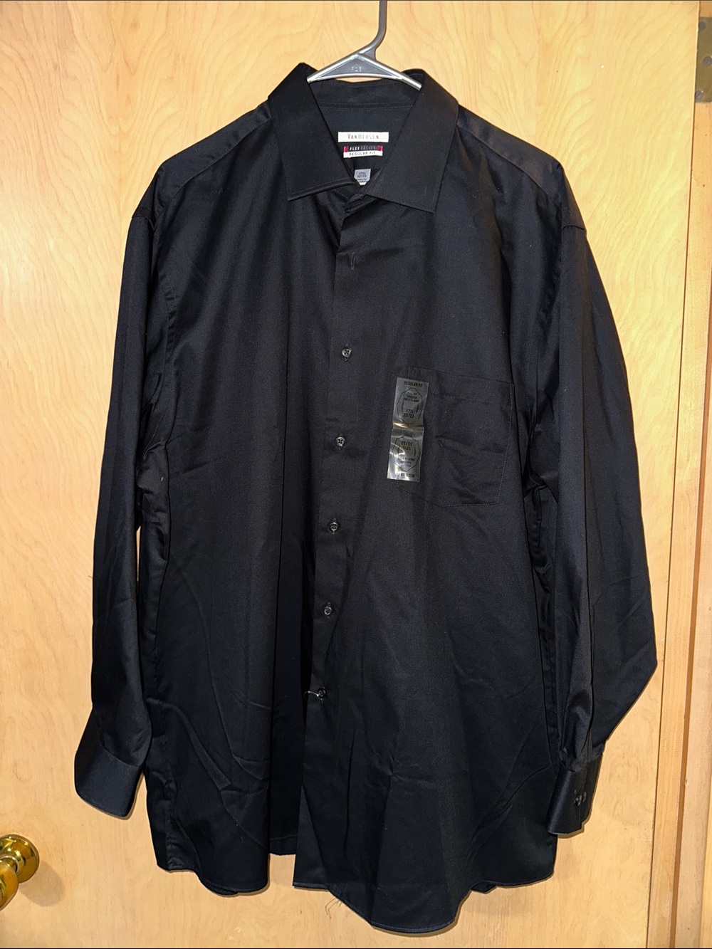 Van Heusen Black Men's Long-Sleeve Dress Shirt